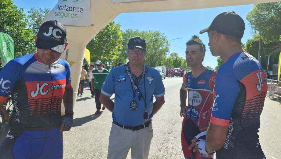 La segunda etapa de la Vuelta al Valle largó en Fernández Oro pero no se pudo completar. (Foto: Gentileza CCO - Mariela Troncoso)