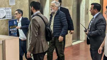 Julio De Vido se entregó en Comodoro Py: afronta cuatro años de prisión por la tragedia de Once