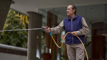 El universo de «El Encargado» crece con “Zambrano”, la serie sobre el médico interpretado por Goity