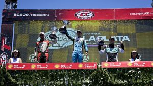 Tremenda victoria de Joaquín Ochoa en el TC Pista PickUp: así quedó el campeonato