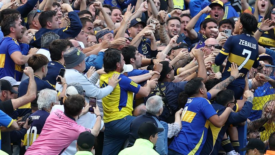 El Changuito Zeballos metió el 1-0 de Boca y asistió a Merentiel en el 2-0. (Foto: AFP)