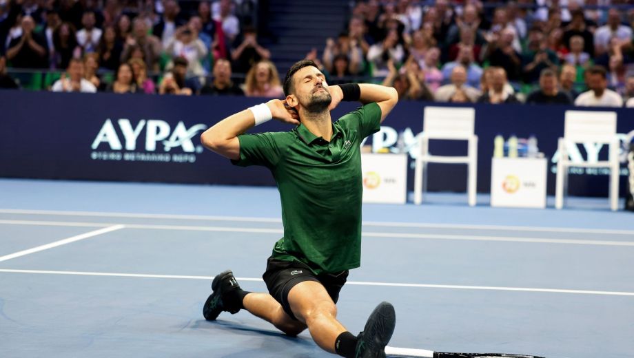 Nole viene de ganar su título 101 en Atenas. Se bajó del Master y apuesta todo al 2026. (AP)