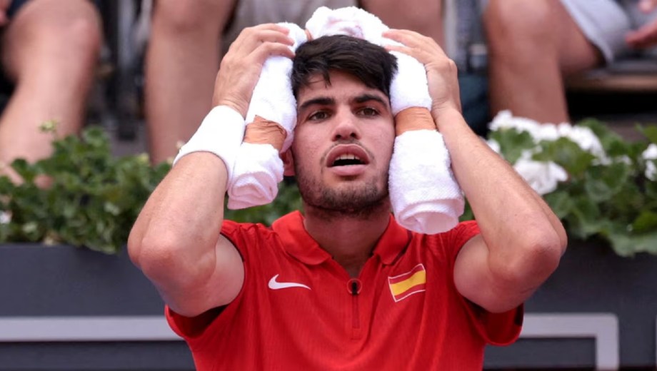 El español no competirá en la Copa Davis por una lesión muscular. 