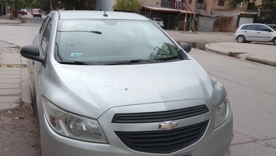 Auto robado por su expareja en Cipolletti. 