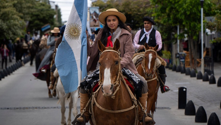 Muchos llegaron a caballo desde Ñiihuau. Foto: Marcelo Martinez