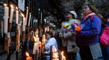 Imagen de Miles de personas demostraron su devoción a la Virgen de las Nieves en Bariloche