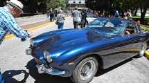 Imagen de Largada para las Mil Millas en Bariloche: 100 joyas automovilísticas desfilan por los circuitos turísticos de la región