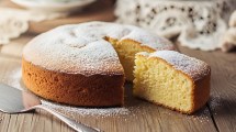Imagen de Cómo hacer un bizcochuelo esponjoso en 5 minutos, sin TACC y sin batidora 