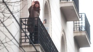 Las visitas que recibió Cristina Kirchner antes de que la Justicia le impusiera nuevas restricciones