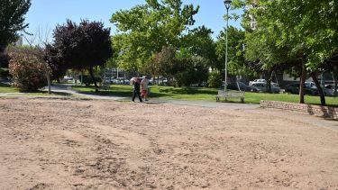 Cipolletti transforma sus espacios verdes: seis plazas con juegos inclusivos y obras por $440 millones