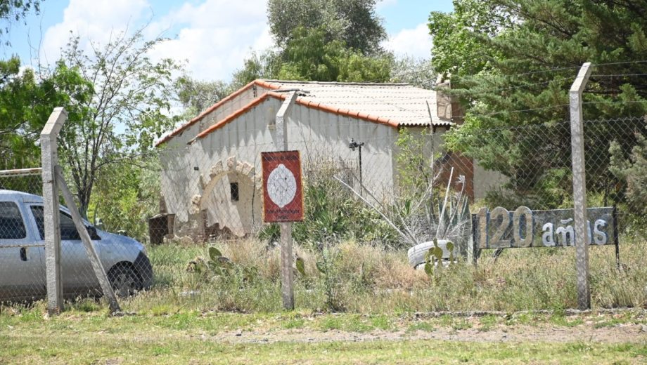 La estación fue inaugurada en 1902, un año antes que Cipolletti. Foto: Flor Salto.