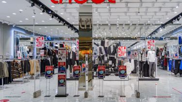 Moda, estilo y precios bajos: cómo comprar en la tienda de Chile que llegó al país y causó furor, en seis sencillos pasos