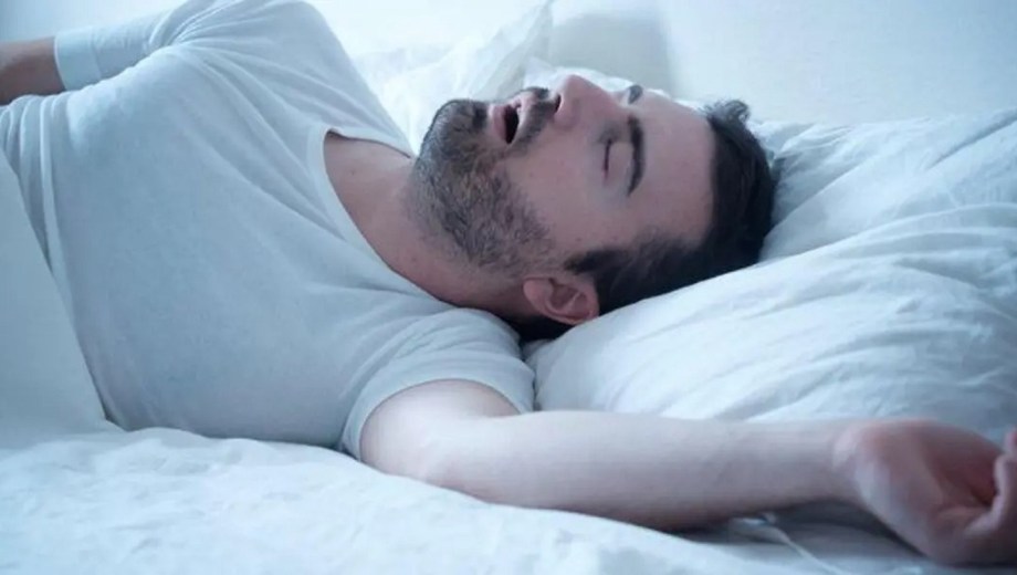 Hablar dormido, según la psicología. 