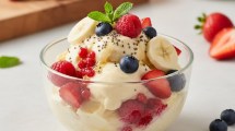 Imagen de Cómo hacer helado saludable de banana y frutos rojos: casero y listo en pocos minutos
