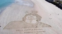 Imagen de El homenaje a Diego Maradona en la playa de Las Grutas: “Infinito en el corazón del pueblo” 