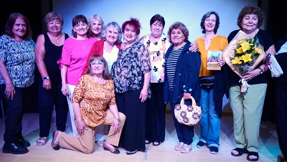 Felices, las protagonistas compartieron la presentación del nuevo libro que las unió. 