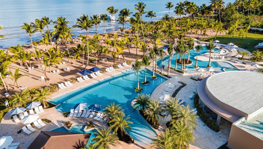 Vista aérea de Viva Miches by Wyndham, rodeado de naturaleza y con acceso directo a una playa infinita. Genitleza.