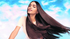 Cómo hacer que tu pelo vuelva a crecer: la guía para fortalecerlo según dermatólogas