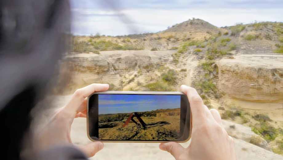 Cuando vos escaneás la obra y reconoces que esa obra fue desarrollada en el lugar donde vos estás parado, estás más adentro, tenés como esa experiencia de entrar hasta un poco más en la obra", dice María Eugenia Cordero, directora del mBDD.