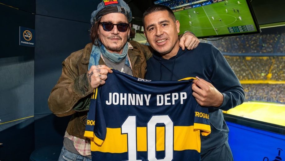Johnny Depp y Juan Román Riquelme, en la Bombonera. Foto: Boca Juniors.-