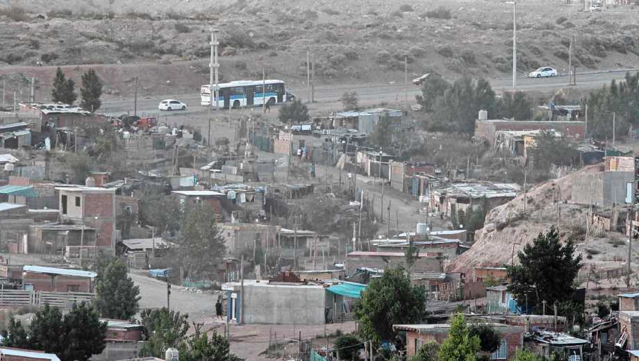 Los asentamientos 2 y 10 de mayo no tienen servicios y la regularización estará a cargo del IMUH (foto Oscar Livera) 