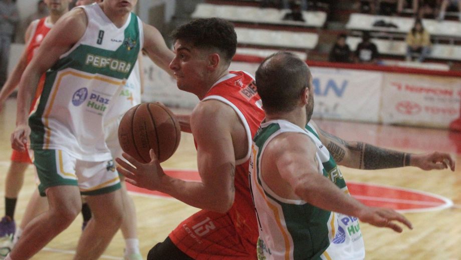 Independiente abre la serie ante Pérfora en La Caldera. (Oscar Livera)