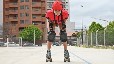 Romina, la capitana de roller derby que superó una lesión y llevó a su equipo al podio