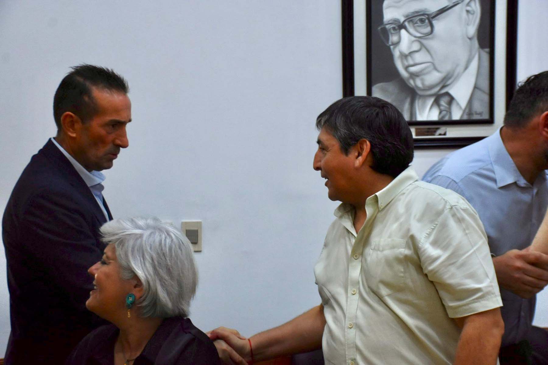 Reapertura de paritarias en Neuquén: solicitudes de ajuste salarial y advertencias gubernamentales