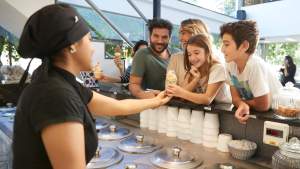 Hoy es «La Noche de las Heladerías»: cucharitas listas para la fiesta más helada del año