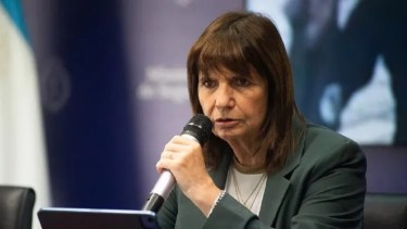 Patricia Bullrich mostró su apoyo a Verón con una frase de Maradona: “La pelota no se mancha” 