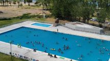 Imagen de Entre verde y río, Cipolletti prepara su pileta para la temporada de verano 2026