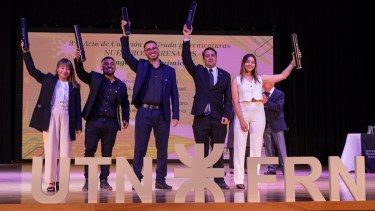 En su 40° aniversario, la UTN &#8211; FRN entregó los diplomas a los ingenieros y técnicos