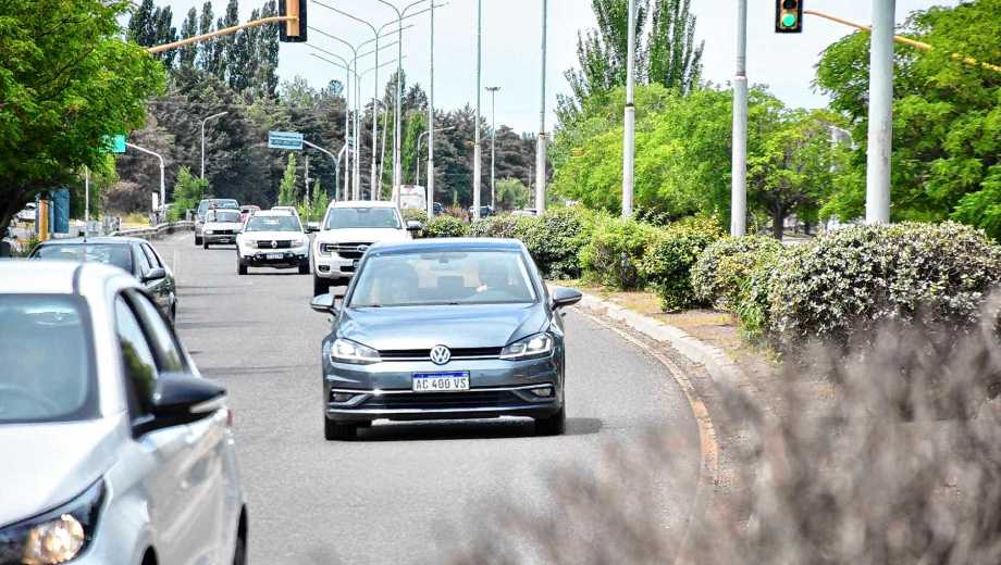 La mayoría de los dispositivos se encuentran en cruces con la antigua Ruta 22. Foto: archivo Matías Subat. 