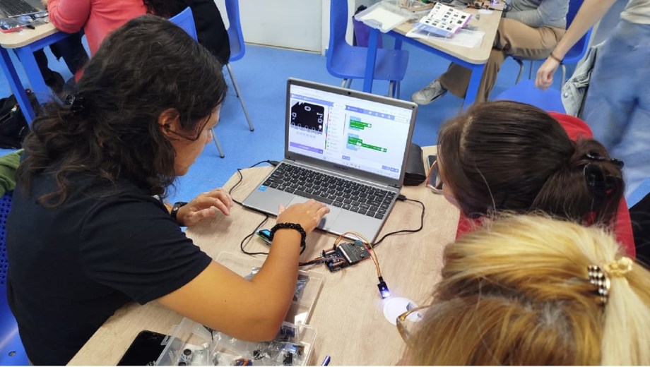 Río Negro capacita docentes en robótica y cultura digital. (Gentileza).