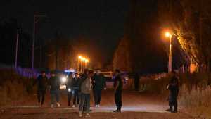 Encapuchados y vestidos como policías: cómo fue el violento robo a una familia de Roca y qué avances tiene la investigación