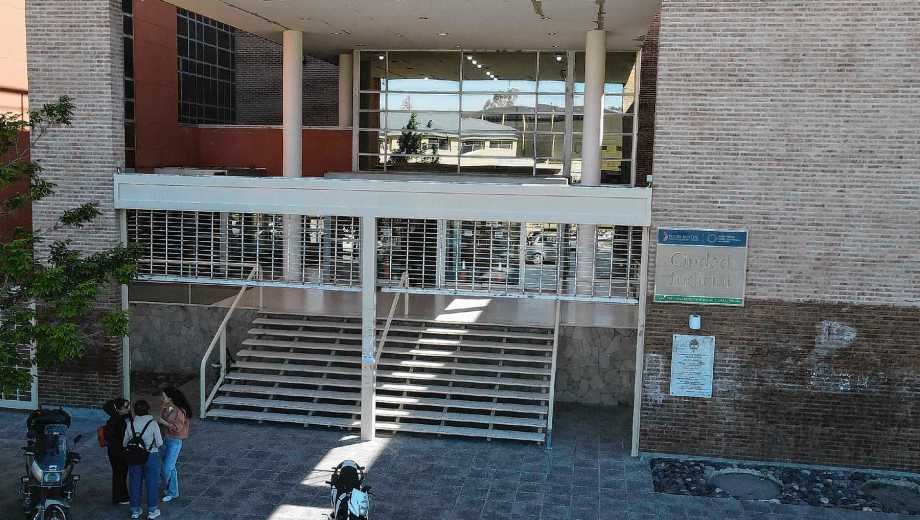 La ciudad judicial de Roca, donde está el depósito de armas en custodia. (Foto: Juan Thomes)