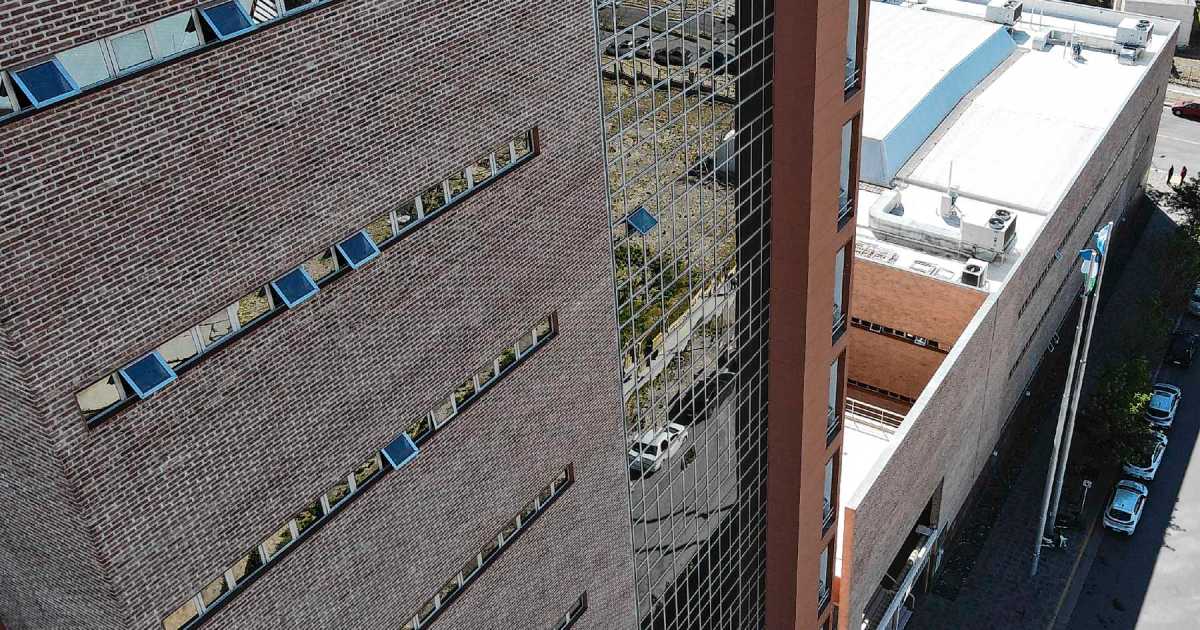 Lo acusaron de amenazar con una navaja a dos adolescentes en Roca y quedó detenido