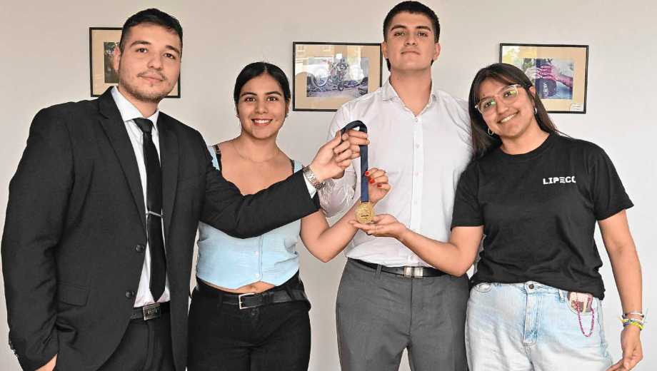 Algunos de los participantes. Foto: Juan Thomes. 