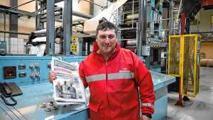 José Luis, un canillita histórico de Roca: reparte el diario y deja su huella por amor al oficio