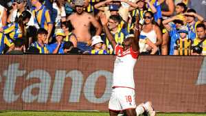 Estudiantes dio el batacazo y eliminó a Rosario Central del Clausura