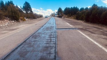 Circular con cuidado por la Ruta 40: realizan obras de bacheo entre Villa La Angostura y la 237