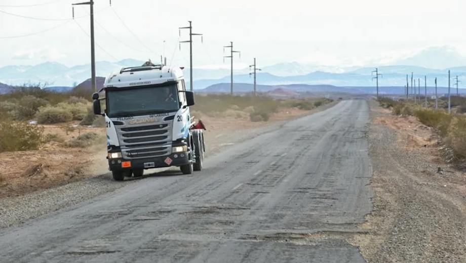 Antes de fin de año comenzará la repavimentación de la ruta 6 en Neuquén. (Foto: gentileza)