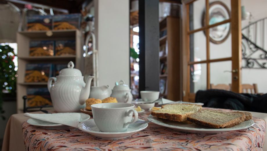 La oferta repostera para cada mesa es sumamente abundante. Foto: Marcelo Martínez