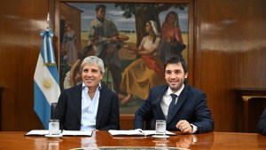 Luis Caputo se reúne con Ignacio Torres, gobernador de Chubut: expectativas por un posible anuncio