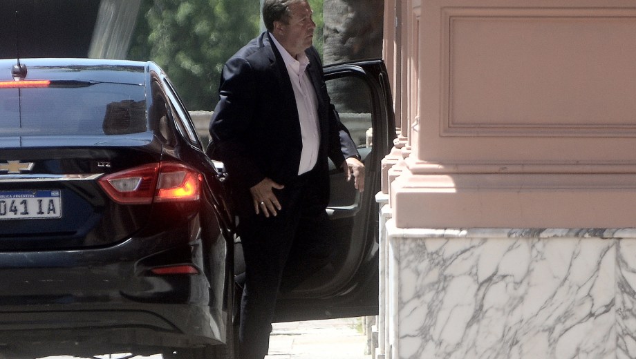 Alberto Weretilneck acudió esta semana a la Casa Rosada para reunirse con Diego Santilli y Manuel Adorni. Foto: Clarín Fotografía