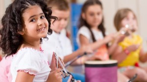 Qué pasa en el cerebro de los chicos cuando aprenden música