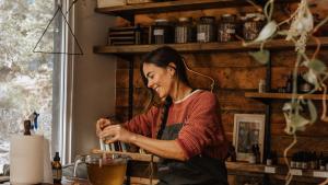 Productoras de cosmética natural impulsan la regulación de la actividad en Bariloche