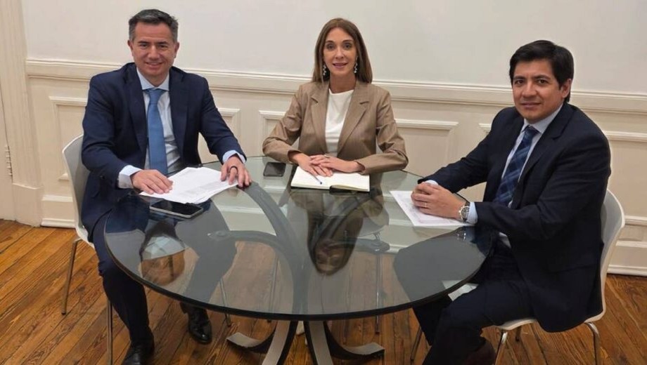 LLA. Los diputados Gabriel Bornoroni y Belén Avico, y el electo Gonzalo Roca. (X)