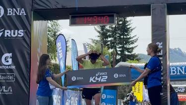 ASICS K42: Los neuquinos Galván y Carriqueo hicieron historia y ganaron los 21 kilómetros