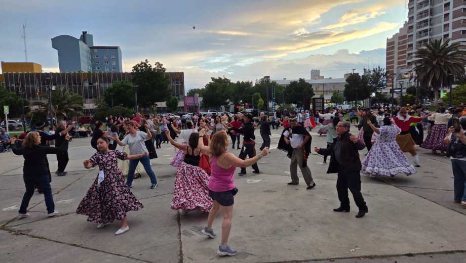 Masivo festejo por el Día de la Tradición en Roca. Foto: gentileza Municipio de Roca. 